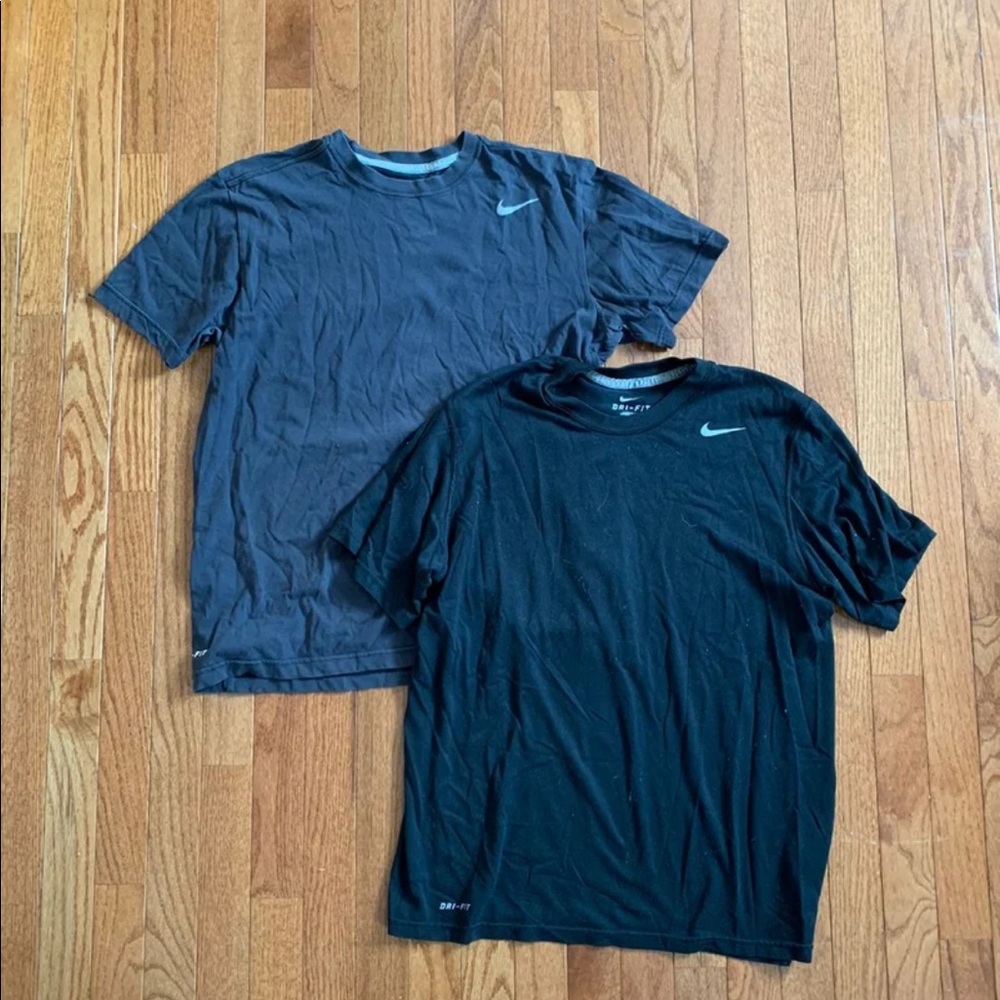 Nike T shirt bundle, size medium, black and grey